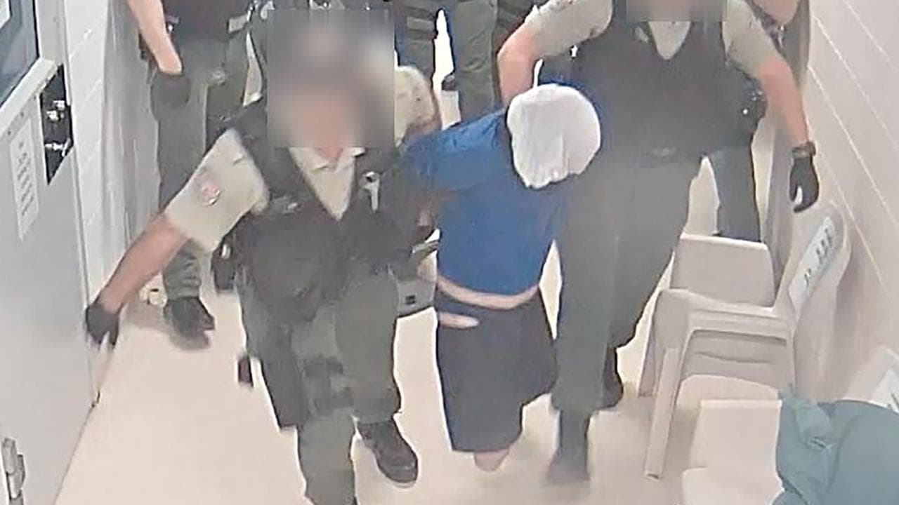 Nurse absent for inmate's medical alert, inquest told