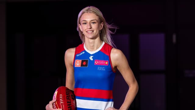 Bulldogs' top AFLW draft pick wants to join Kangaroos