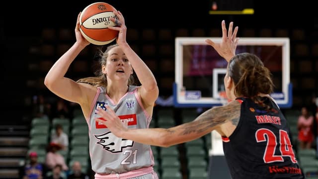 Sisters to resume WNBL family feud after emotional week