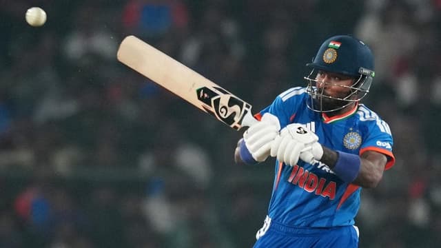 Pandya sends Aussies warning as South Africa demolished