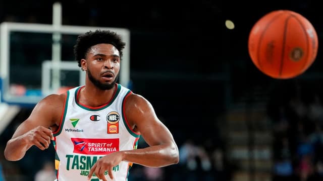 Phoenix stuck in 'mud' as JackJumpers find form