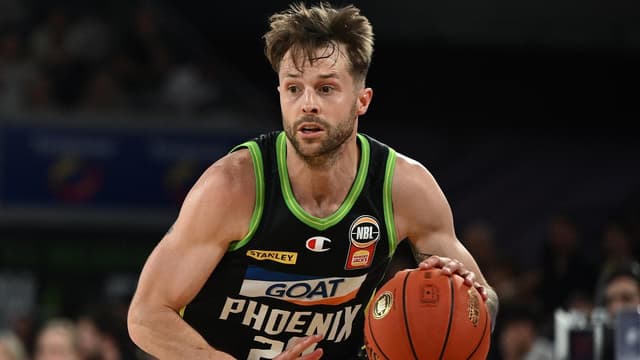 'Hot' Sobey's stocks rise, steers Phoenix past Breakers