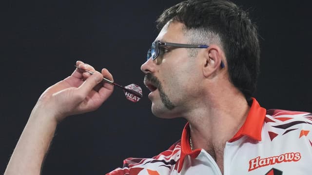 Aussie darts showman doesn't need the Ashes 'Heat'