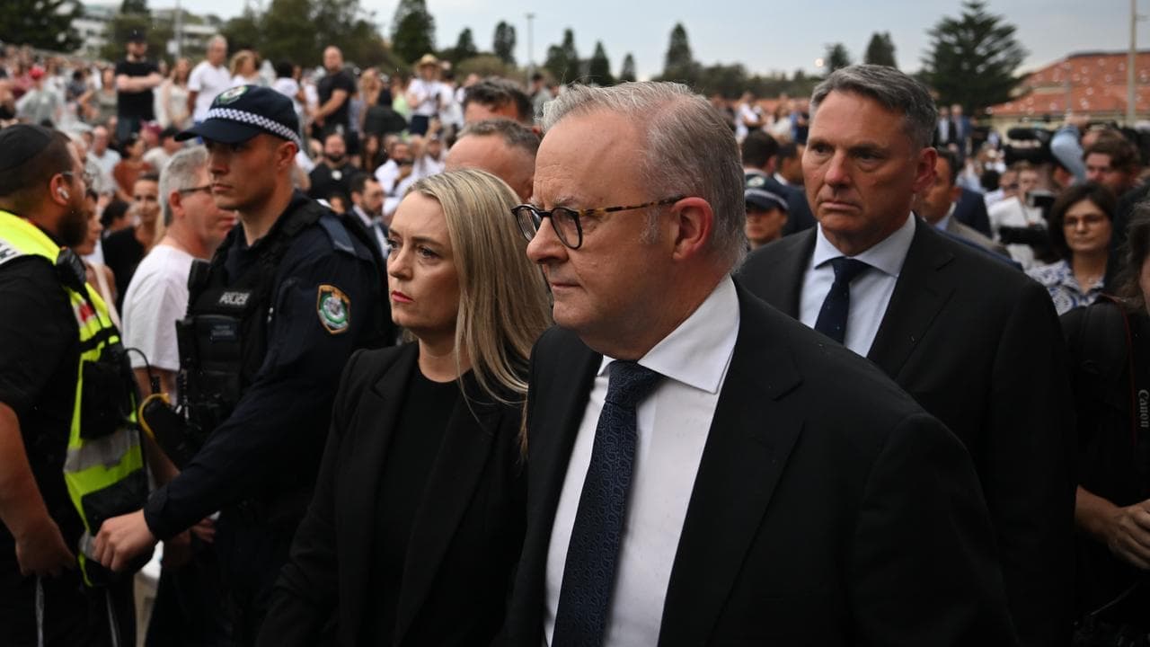 PM jeered at Bondi amid calls for unity after massacre