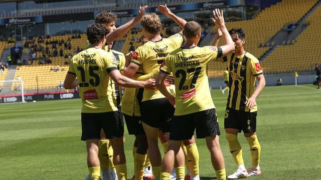 Phoenix bounce back with big win over Mariners