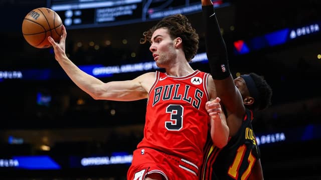 Giddey's Bulls pip Daniels' Hawks in high-scoring duel