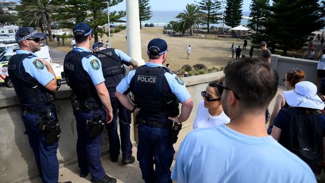 No, police did not 'stand down' for 20 minutes during Bondi Beach attack