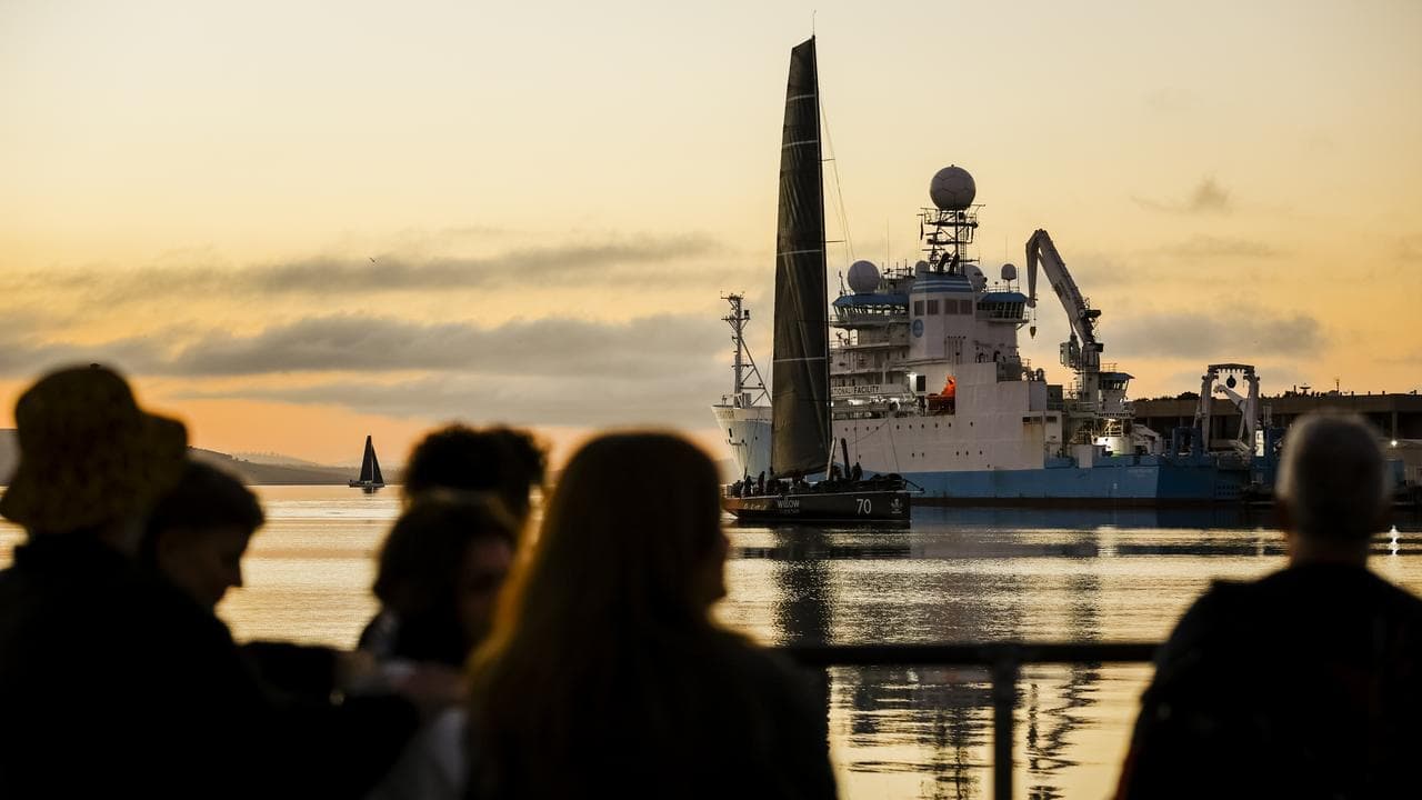 "Difficult': fickle winds slow Sydney-Hobart contender