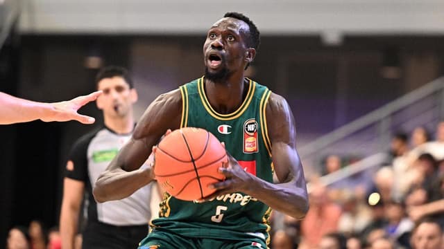 JackJumpers roll sluggish Phoenix for rare home NBL win