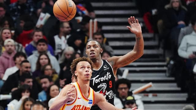 Hawks fall to Raptors despite Daniels' double-double