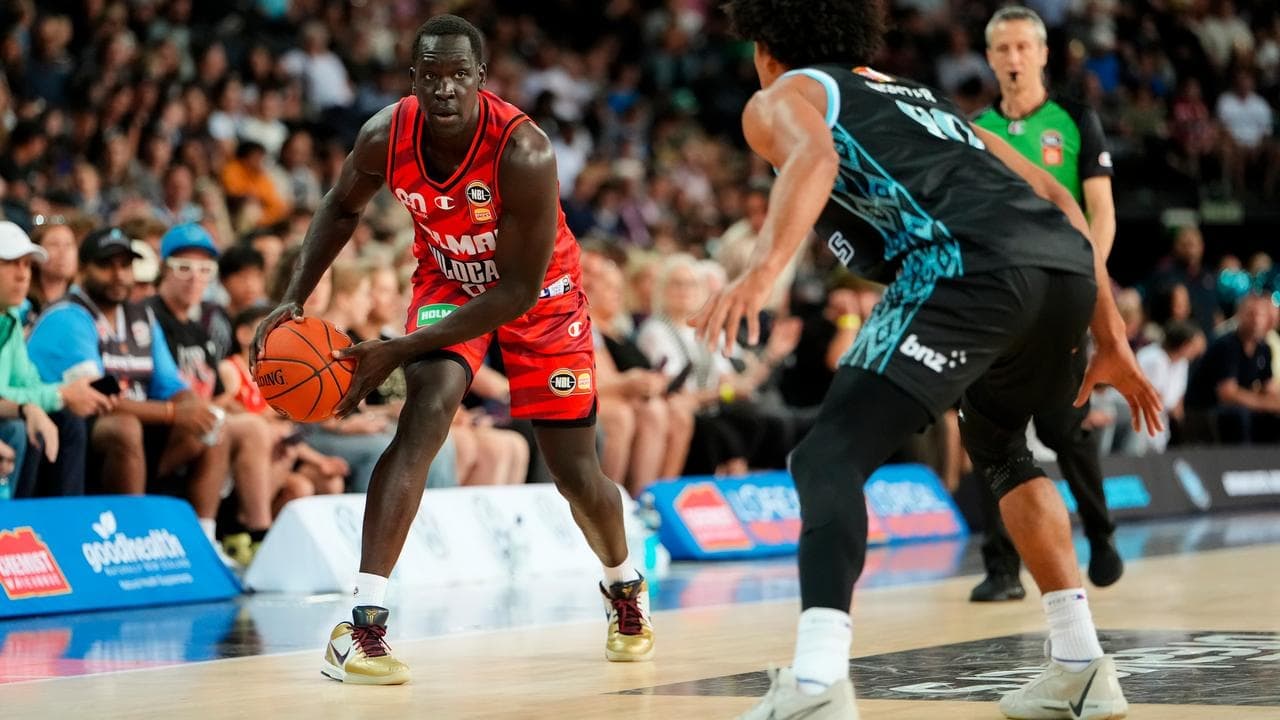 Wildcats grind out gutsy road win over NZ Breakers