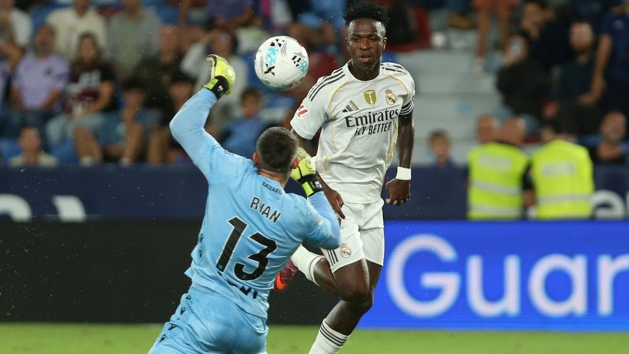 World Cup weapon: Socceroos star's stunning double save