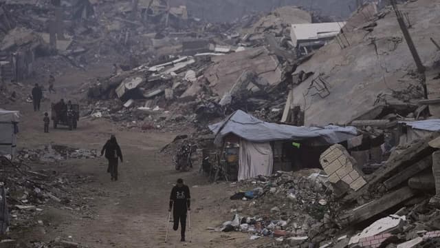 Deadly air strikes and attacks despite Gaza ceasefire