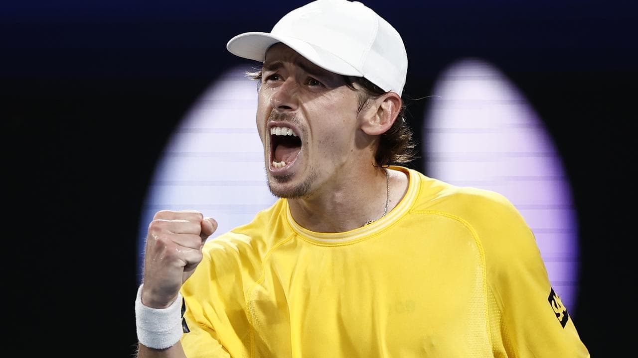 De Minaur dazzles as Australia reach Cup quarter-finals