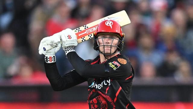 'Gades stun Scorchers with Peake's last-ball six