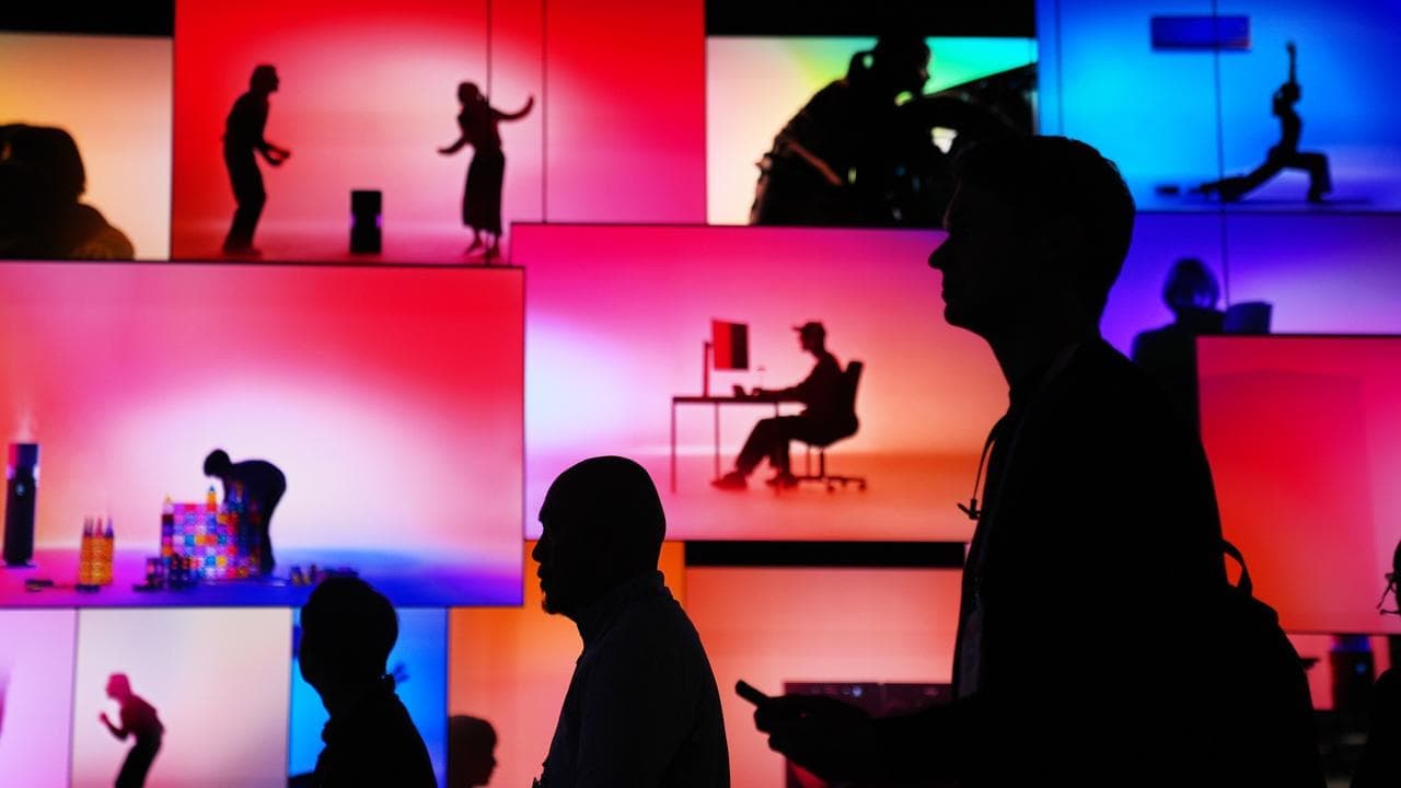 US private payrolls miss expectations in December