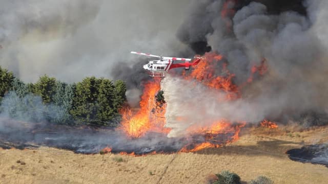 Bushfire menace mounts as thousands brace for disaster