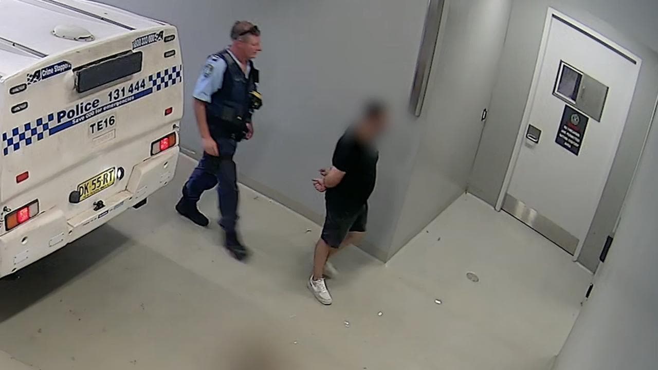 Romanian nationals 'fleeced elderly women in car parks'