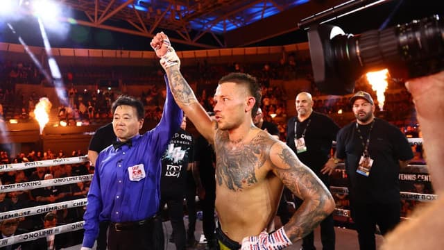 Paro's path to another boxing world title opens up