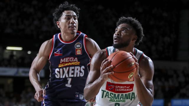Miserly JackJumpers put clamps on ladder-leading 36ers