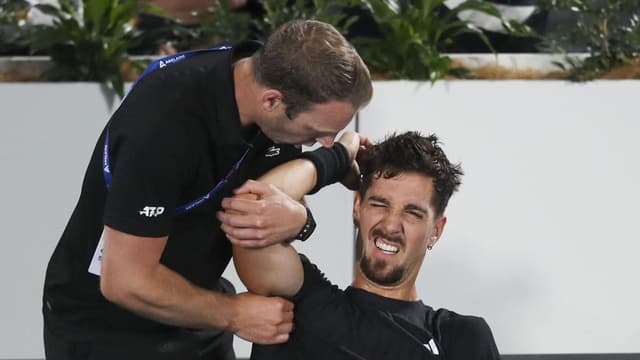 'At what cost am I playing?' Kokkinakis on fresh injury