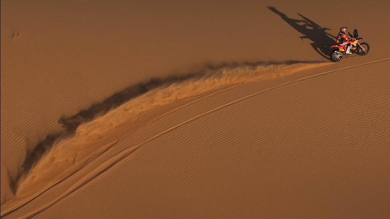 Sanders finds his way back to the lead in Dakar Rally