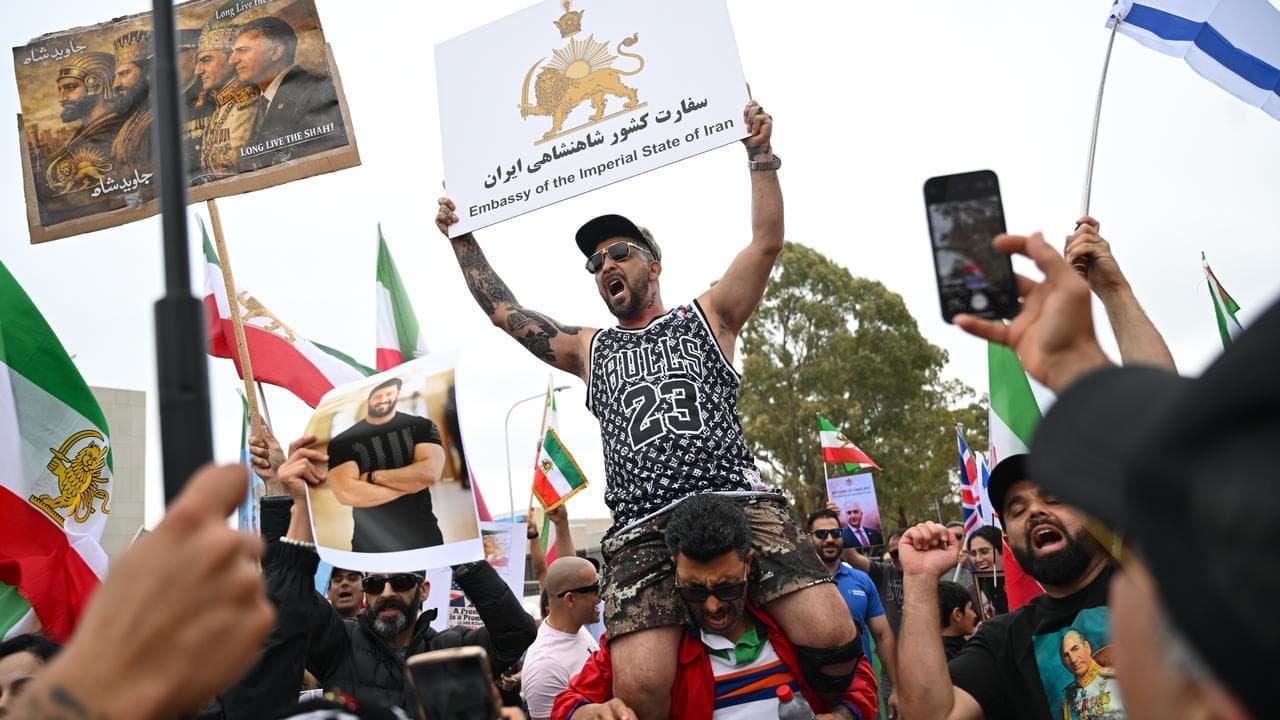 Iranian community rallies as Middle East tensions flare