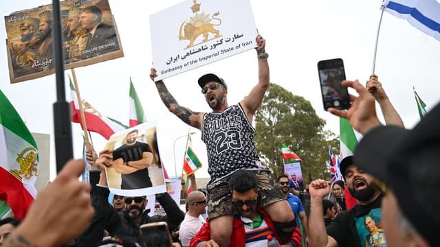 Iranian community rallies as Middle East tensions flare