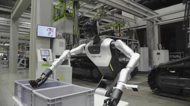 Zoomlion Advances Intelligent Manufacturing with Integrated AI and Embodied-Intelligence Robotics