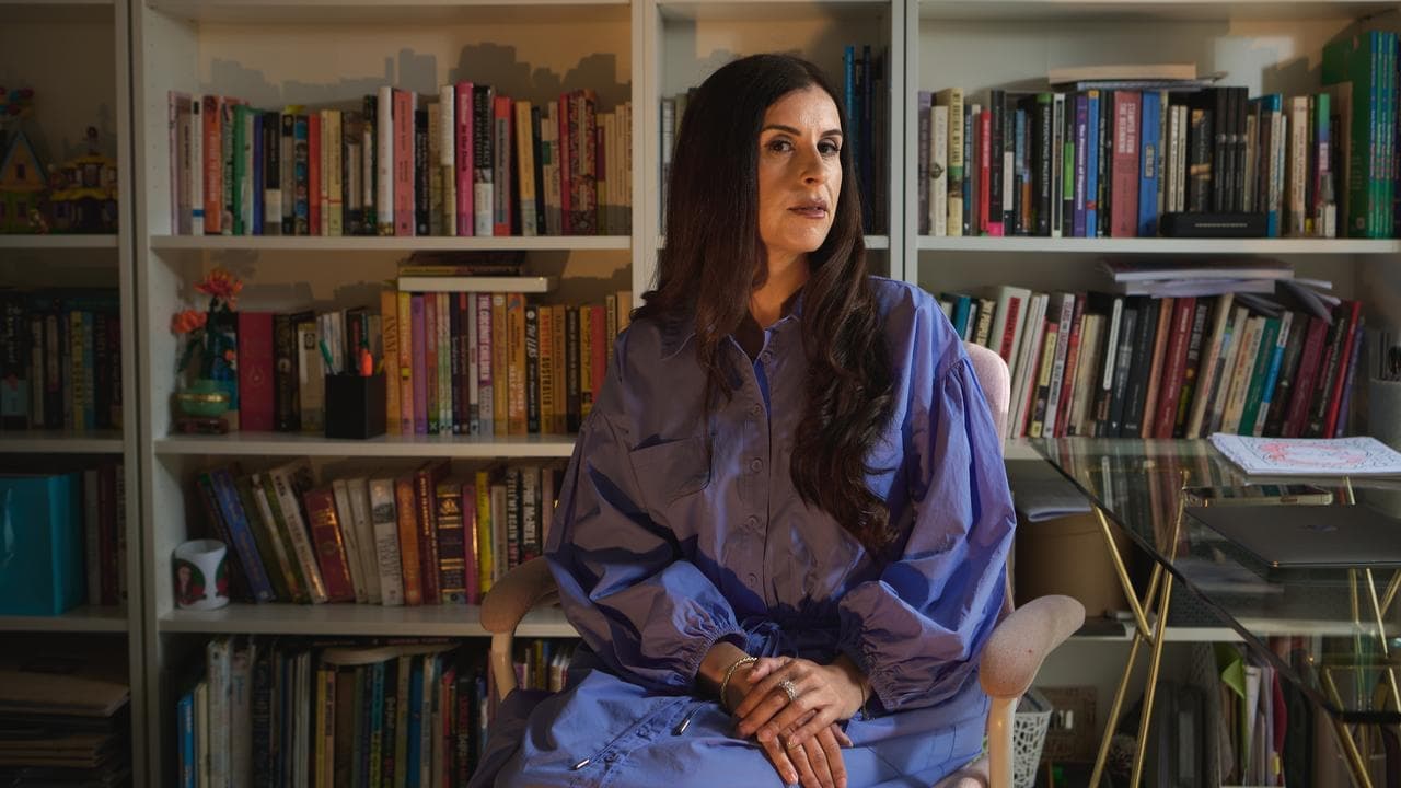 War of words overshadows dumped author's apology