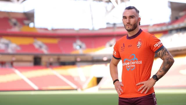 Socceroo returns to former club ahead of World Cup tilt