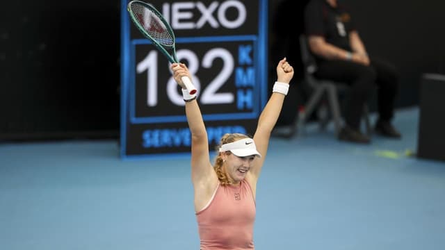 Andreeva powers to Adelaide International title