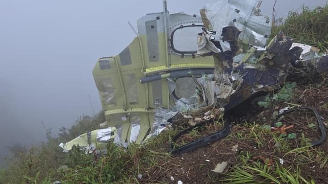 Body found as search for plane crash victims continues