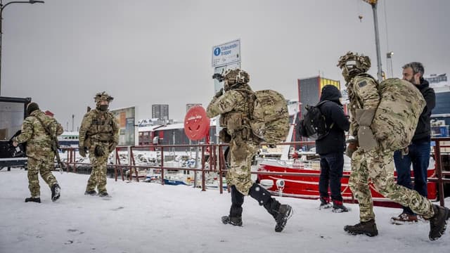 UK PM says calm talks can avert trade war on Greenland