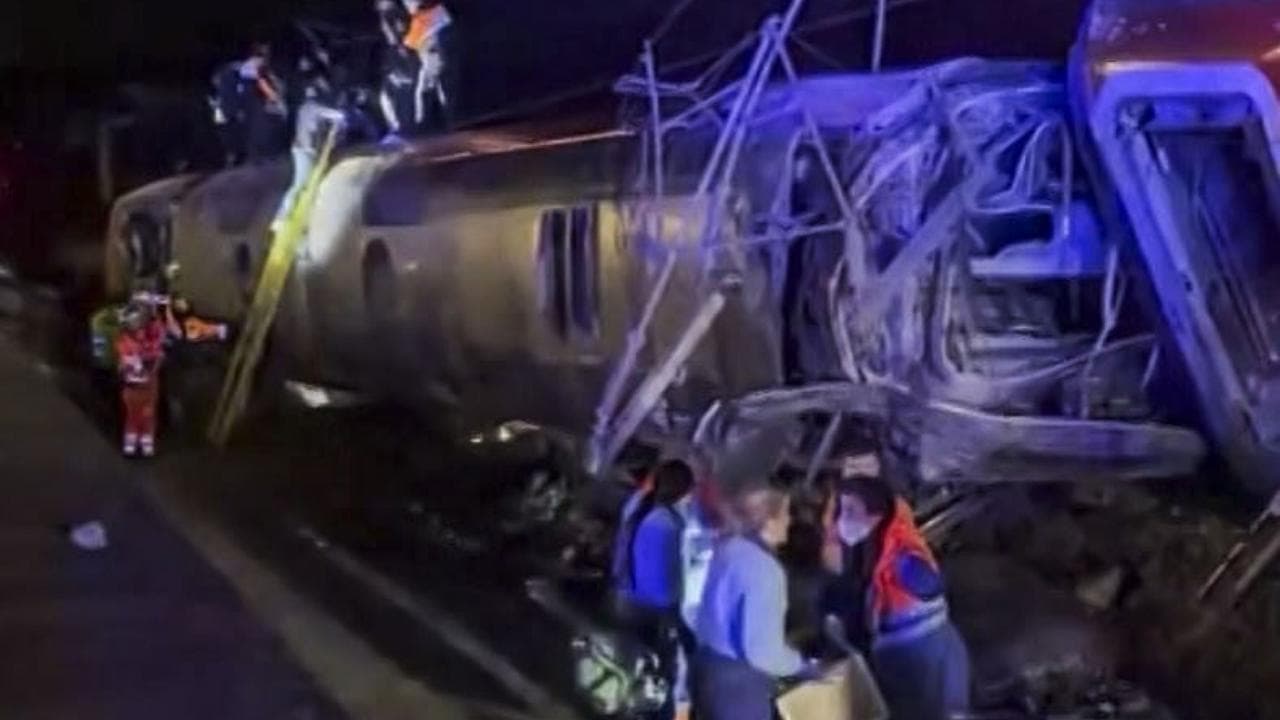 Death toll soars after high-speed train crash in Spain
