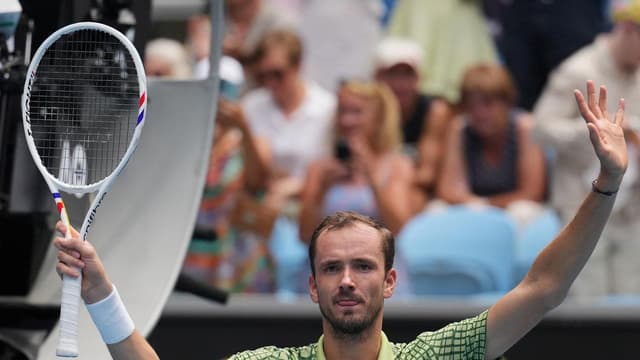 Resurgent Russian Medvedev maintains revival in form