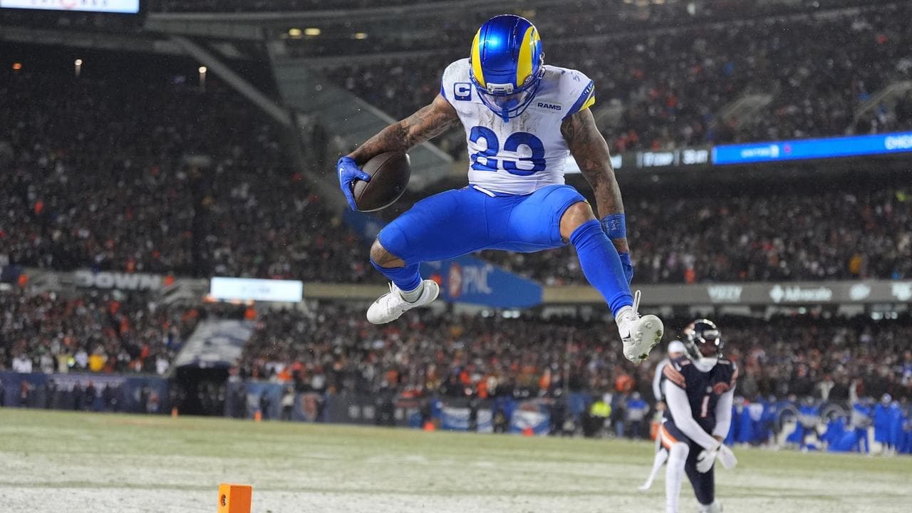 Rams break Bears hearts, Patriots also advance in NFL