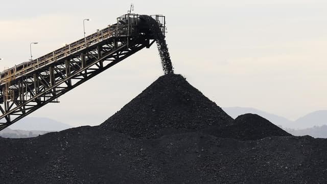 Coal exit delay risks spooking clean energy investment