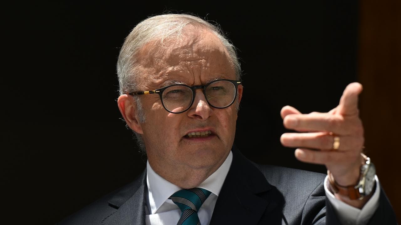 Edited clip makes PM appear to dodge 'radical Islam' question