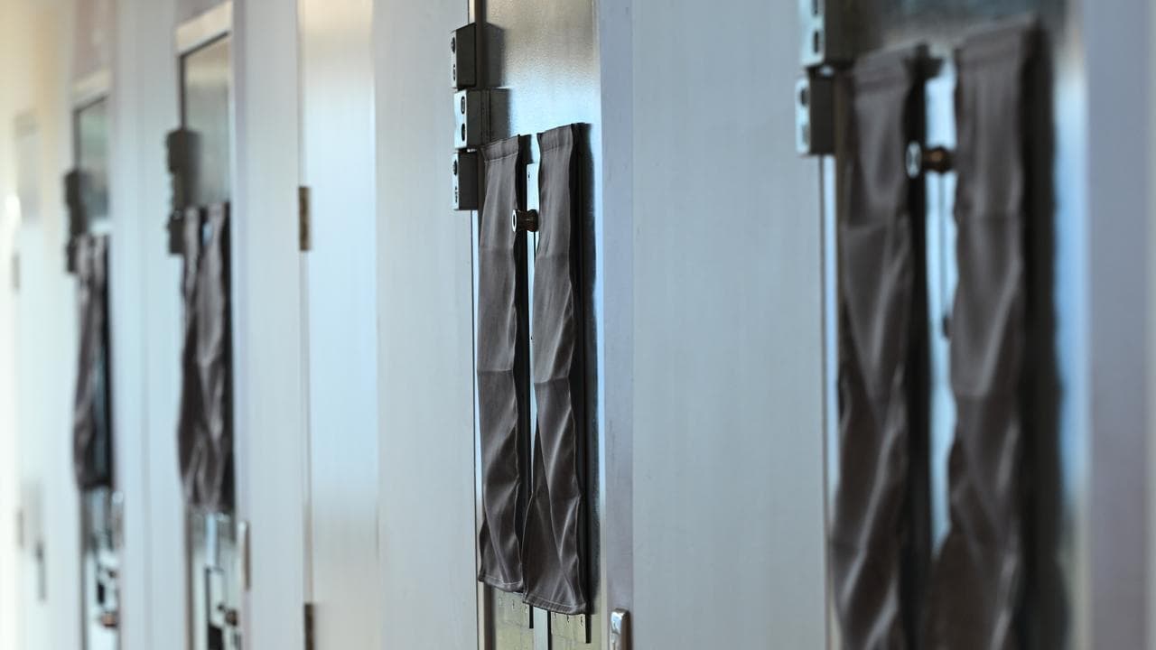 Underworld boss wins legal fight over prison conditions