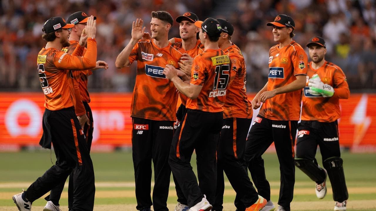 Scorchers crush Sixers to move into BBL decider