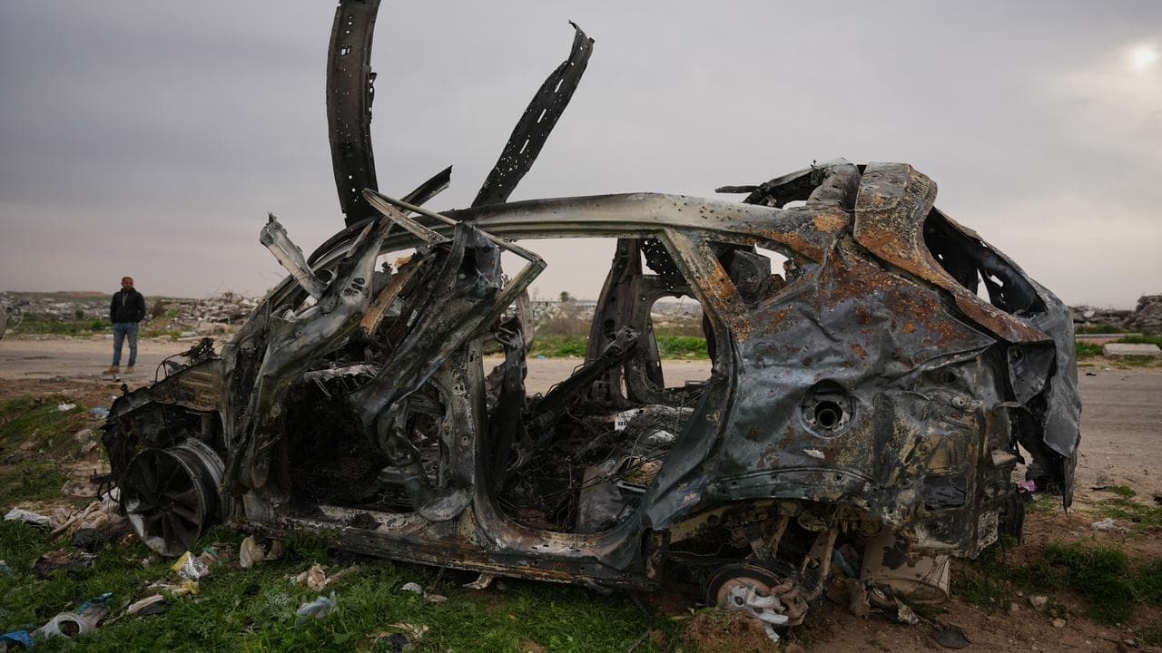 Israeli fire kills 11, some children, Gaza medics say