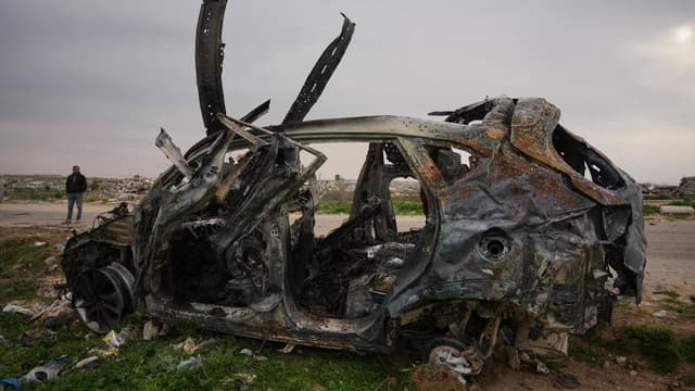 Israeli fire kills 11, some children, Gaza medics say