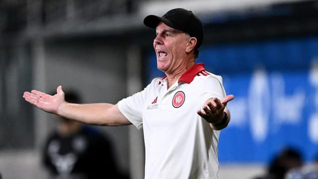 'There was no talk': Stajcic on Wanderers axing in ALM