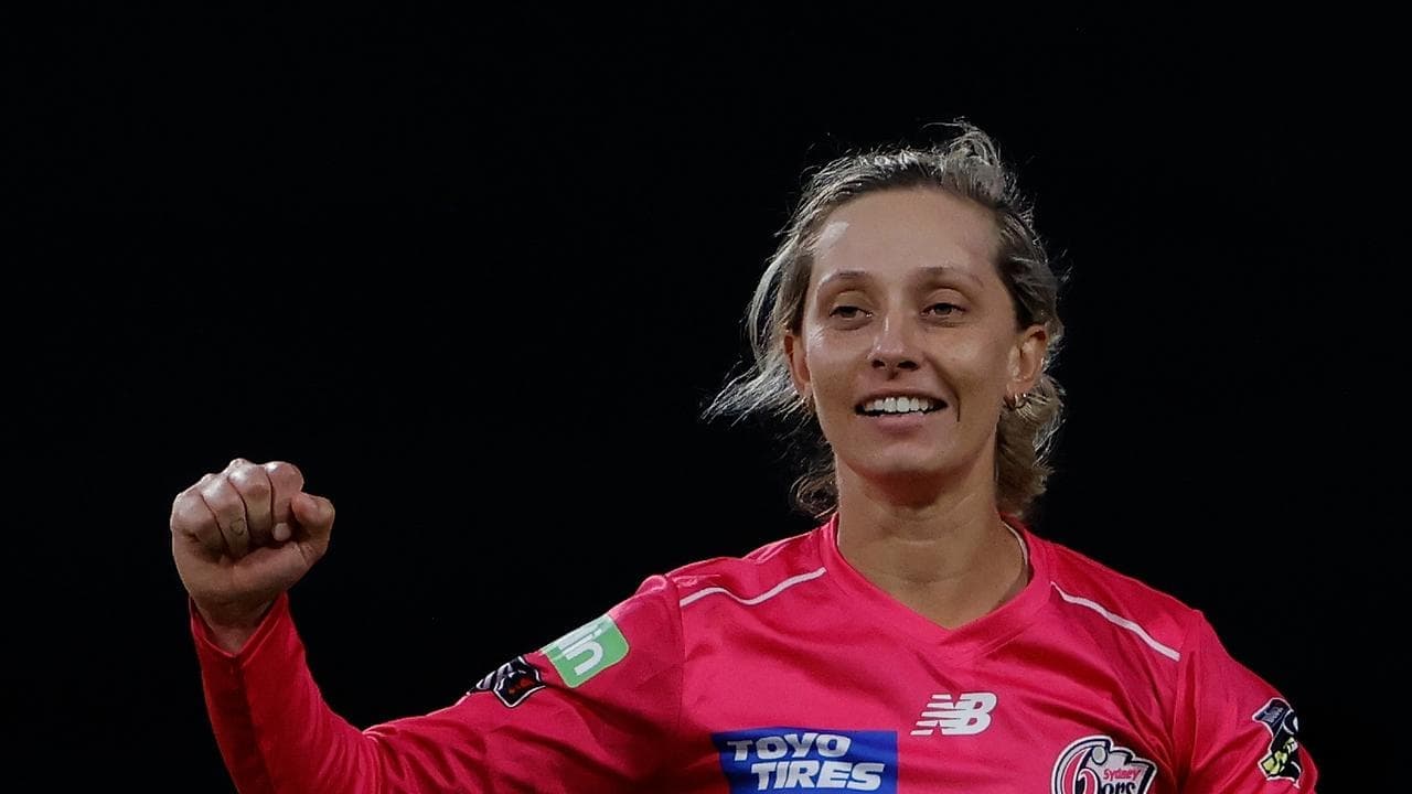 Gardner gets better of Lanning again in key WPL battle