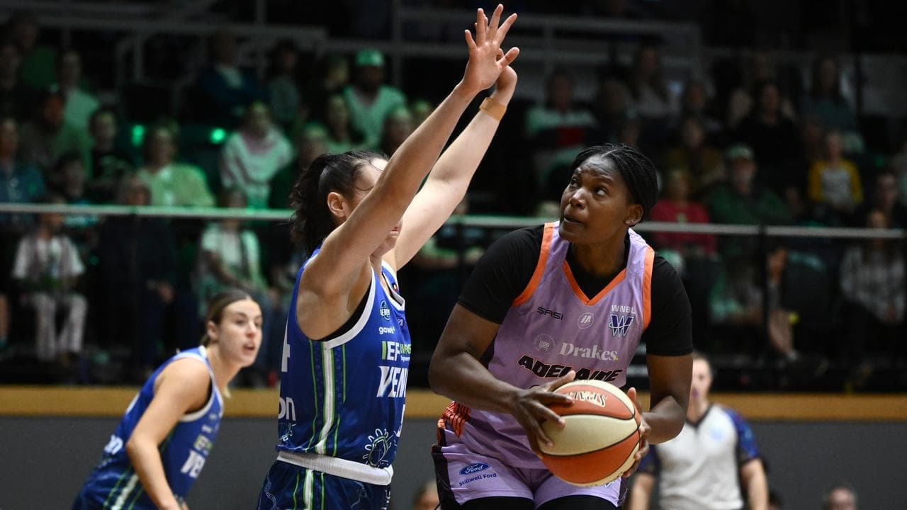 Feagin leads Lightning to comeback win over Geelong