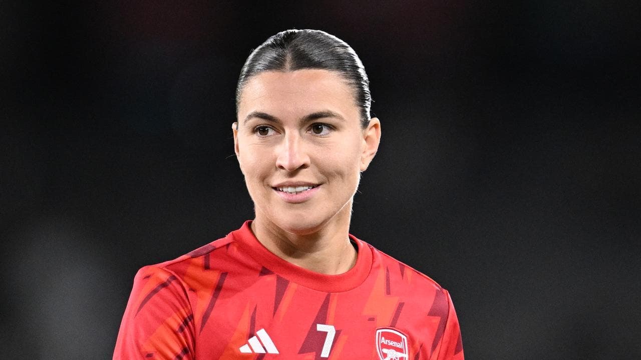 Arsenal's Catley eclipses Chelsea's Kerr in WSL duel