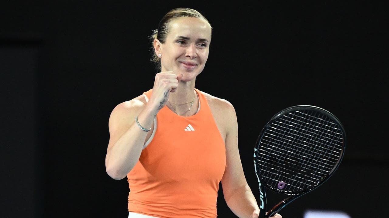 Svitolina powers into first Open semi-final