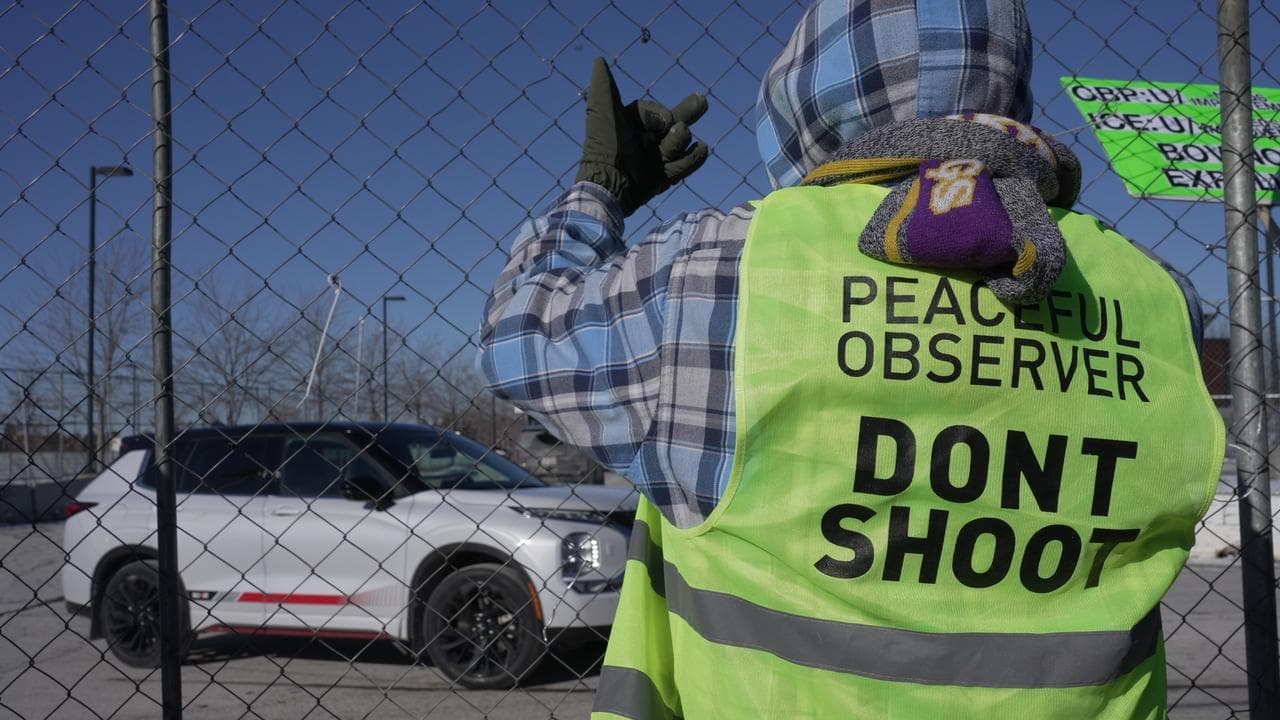 Minneapolis remains on edge, Trump sends mixed signals