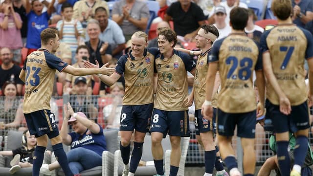 Jets flex muscles on Roar thanks to Bayliss brace